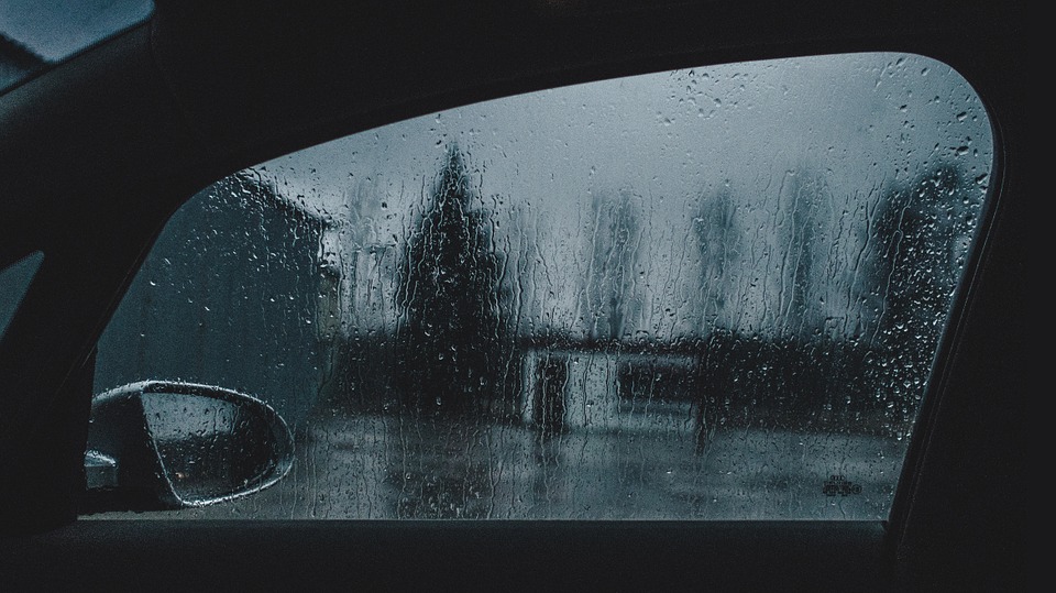 Recomendaciones al conducir con lluvia
